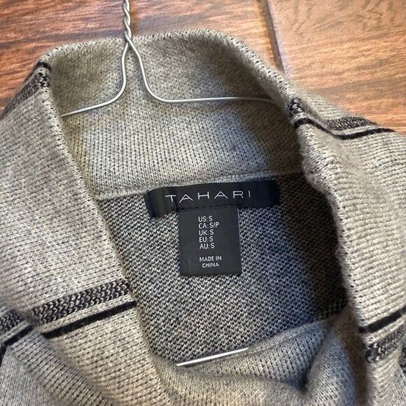 Tahari Windowpane Mock Neck Sweater Sz S - Picture 7 of 7